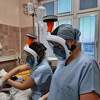 Zbog nestašice maski medicinski radnici u mnogim zemljama prinuđeni nositi improviziranu zaštitnu opremu