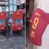 Najstariji navijač Rome dobio potpisan Džekin dres, klub pomaže najugroženijm