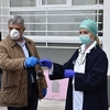 Poklon bolnici: Ajnadžić uručio sanitetsko vozilo direktorici KCUS-a Sebiji Izetbegović