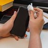 Kako dezinficirati mobitel, a da ga ne uništite