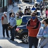 Miris iftara stigao u Sarajevo: Građani s maskama čekaju na svoje prve somune