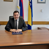 Objavljena biografija novog državnog ministra Miloša Lučića