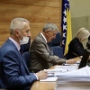 Za sada nema ukidanja stimulacija, toplog obroka i ostalih privilegija zvaničnicima