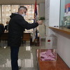 Državljani Srbije u Sarajevu i Mostaru glasaju bez problema, obavezna dezinfekcija i maske