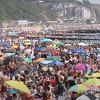 Britanci umorni od pandemije, na hiljade posjetilo plaže na jugu Engleske