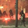 Dramatična noć u Beogradu: Suzavci i kamenice na sve strane, zapaljena vozila, policija tukla demonstrante