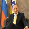 Janez Janša šokirao porukom na Twitteru o genocidu u Srebrenici