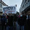 Policija zadržala više od stotinu demonstranata koji se protive Putinovoj vladavini