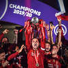 Slavlje na Kopu: Nogometaši Liverpoola na Anfieldu podigli trofej za prvaka Engleske