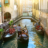 Venecija ograničava broj ljudi koji mogu u gondole, žale se kako su turisti sve deblji