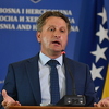 Emrić: Tražili smo simboličnih 450.000 KM za migrantsku krizu, opredijelili su se da kupe aute