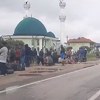 Migranti "preplavili" ulaz u Veliku Kladušu: Hiljade ih na ulicama, mještani strahuju
