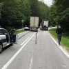 Mladić poginuo kada se s kamiona otkačila šlepa i udarila u njegov automobil kod Prozora