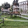 Sarajlije instalaciju u Hastahani oblijepili folijom: Urbicid, artocid, mjesto zločina...