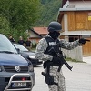 Muškarac iz Banovića u kombiju krijumčario 17 migranata, uhapsila ga SIPA