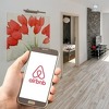 Airbnb zabranio zabave u unajmljenom smještaju, predviđene sankcije za one koji se ne pridržavaju