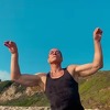 Jean-Claude Van Damme pokazao zavidne mišiće u spotu koji je režirala njegova kćerka