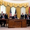 Srbija i Kosovo na Bliskom Istoku: Šta je ogolio sporazum Vučića i Hotija za Trumpovim stolom