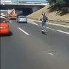 Muškarac na autoputu u Beogradu vozio električni romobil brzinom od čak 80 km/h