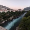 Neretvu zamutio talog iz akumulacije HE Mostar, modra boja se vratila pred večer