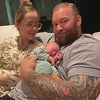 Thor Bjornsson iz "Igre prijestolja" dobio sina i šaljive čestitke fanova