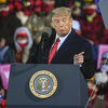 Trump ekstremnim Proud Boysima prvo poručio da "budu spremni", sada tvrdi da ne zna ko su