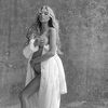 Victorijina anđelica Elsa Hosk golišavim fotografijama otkrila da je trudna