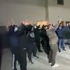 Navijači Craiove se okupili ispred bolnice kako bi pružili podršku Elviru Koljiću