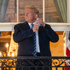 Trump naišao na oštre kritike zbog skidanja maske nakon izlaska iz bolnice