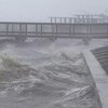 Uragan Delta srušio brojne kuće i ostavio stotine hiljada Amerikanaca bez struje