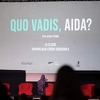 Mladi potreseni i sa suzama u očima nakon prikazivanja filma "Quo vadis, Aida" u Srebrenici