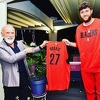 Jusuf Nurkić se družio sa Dinom Merlinom, svom omiljenom muzičaru poklonio i dres