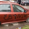 Na vozilu predsjednika Skupštine u Tuzli ispisan grafit "četnik i 4C"