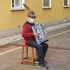 Osamdesetogodišnjak svaki dan supruzi svira serenadu ispod bolničkog prozora