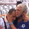 Video koji ostavlja bez teksta: Navijač Rivera jecao zbog Maradone, tješio ga rival iz Boce