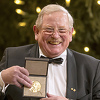 Njemački astrofizičar Reinhard Genzel dobio Nobelovu nagradu sa zakašnjenjem