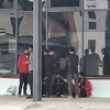Migranti pokušali blokirati magistralnu cestu kod Bihaća, u grupama s Lipe silaze u grad