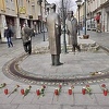 Tuzlaci svijećama i cvijećem odali počast tragično preminulim tinejdžerima iz Posušja