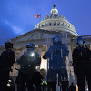 Peta žrtva nasilja u Washingtonu, preminuo policajac