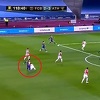 Iznervirani Messi nokautirao protivnika i prvi put isključen u dresu Barcelone