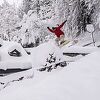 Švicarac Markus Keller izvodio snowboard trikove na strmim uličicama St. Gallena