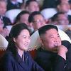 Supruga Kim Jong-una se prvi put pojavila u javnosti nakon više od godinu