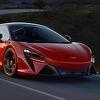 Društvu hibridnih super sportskih automobila priključio se i McLaren Artura
