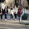 Kao da nema pandemije: U Mostaru mnogi žive bez maski, distance i straha od koronavirusa
