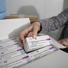 Francuska će ipak davati vakcinu AstraZeneca i starijim od 65 godina
