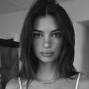 Emily Ratajkowski podijelila prvu fotografiju s bebom nakon poroda