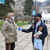 Civilna zaštita na ulicama sarajevskog Starog Grada dijelila zaštitne maske građanima