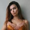 Emily Ratajkowski s fanovima podijelila fotografije s porođaja
