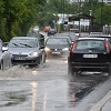 Vozači se pozivaju na oprez zbog pretežno mokrog i vlažnog kolovoza