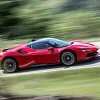 Ferrari ove godine predstavlja tri modela, a prvi električni stiže 2025.